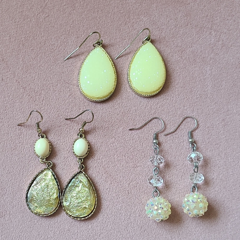 Elegant Gold And Cream Drop Earrings Set - Picture 1 of 12